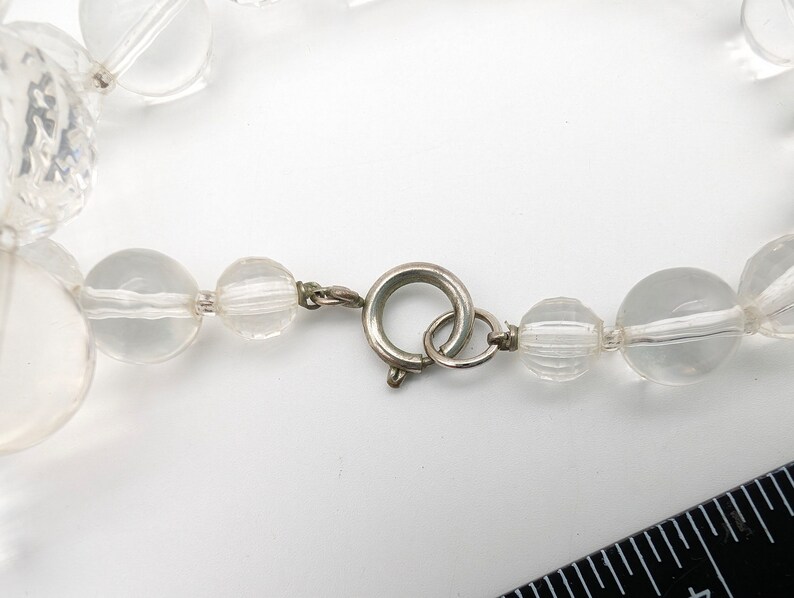 1960s Clear Faceted & Smooth Lucite Bead Graduated Necklace 31 image 8