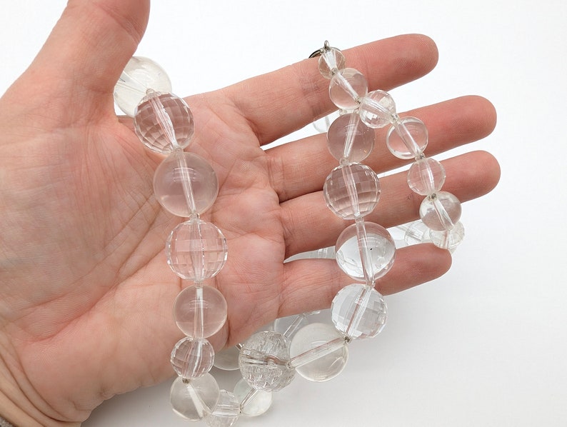 1960s Clear Faceted & Smooth Lucite Bead Graduated Necklace 31 image 7