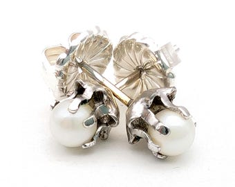 Vintage 14K White Gold 4mm Pearl Stud Earrings