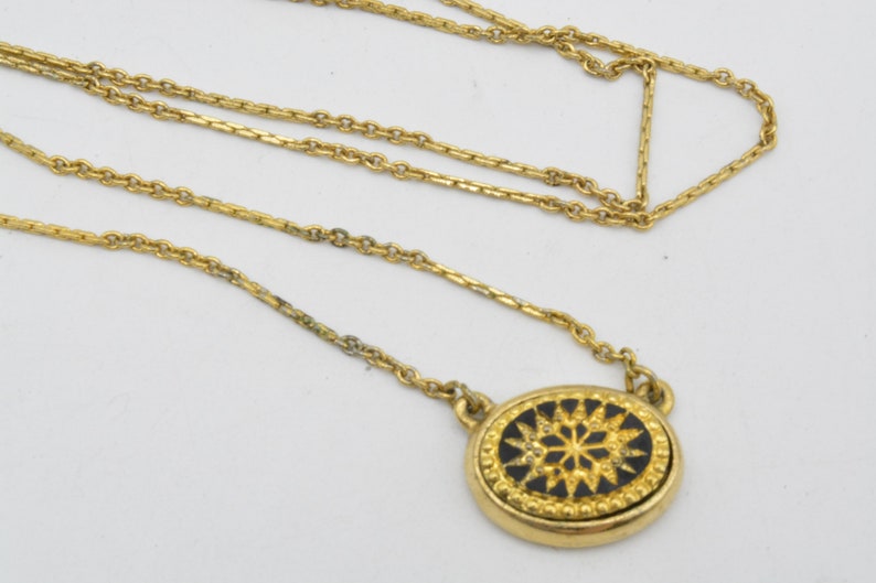 Vintage Avon Gold Tone & Black Enamel Star Flower Pendant Necklace 18 image 9