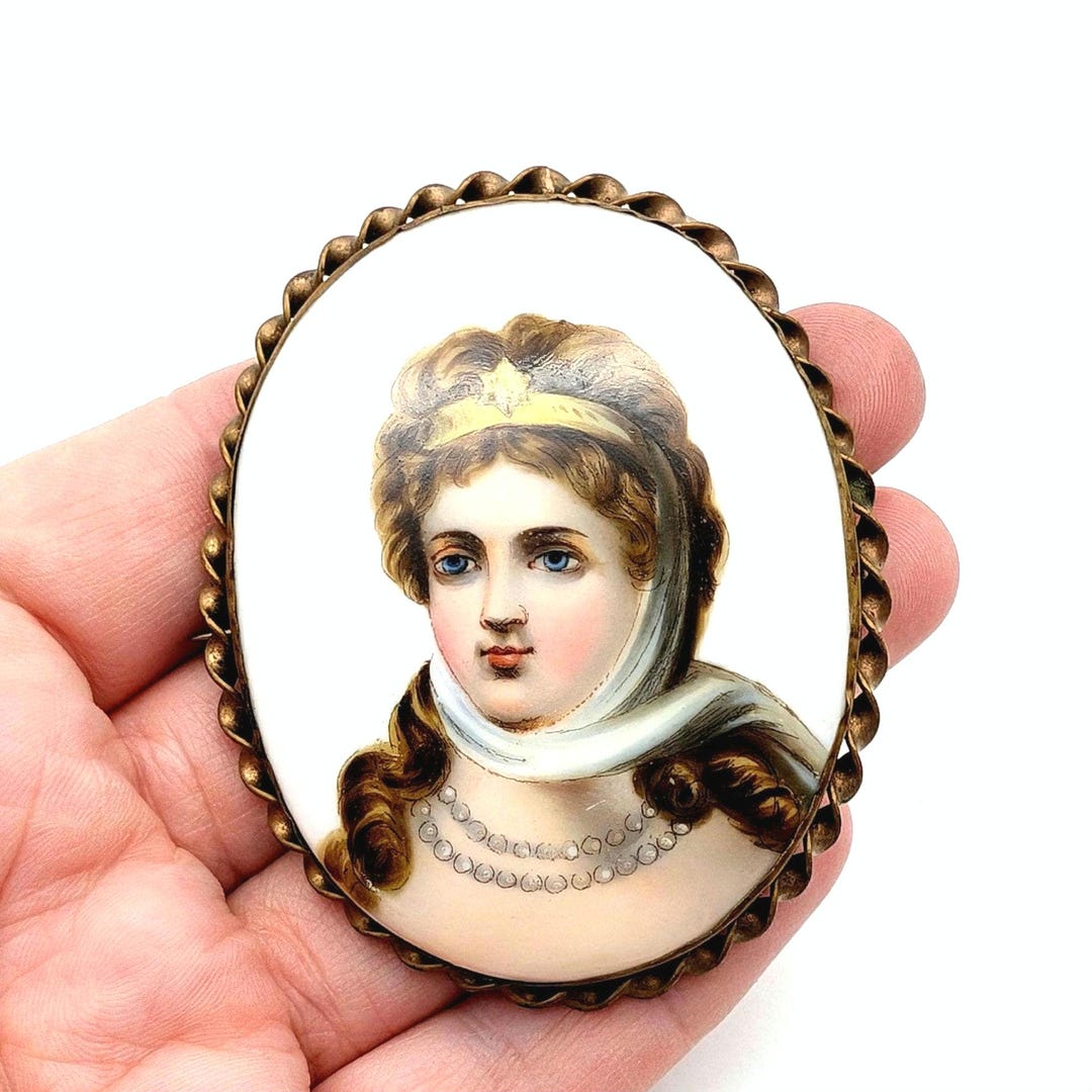 Antique Hand Painted Queen Louise of Prussia Porcelain Cameo