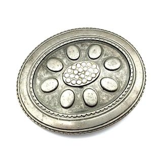 Vintage Oval Belt Buckle in Silver Tone Metal With Rhinestone Accents