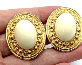 Large Vintage Signed Donald Stannard White Lucite & Gold Tone Oval Clip Earrings