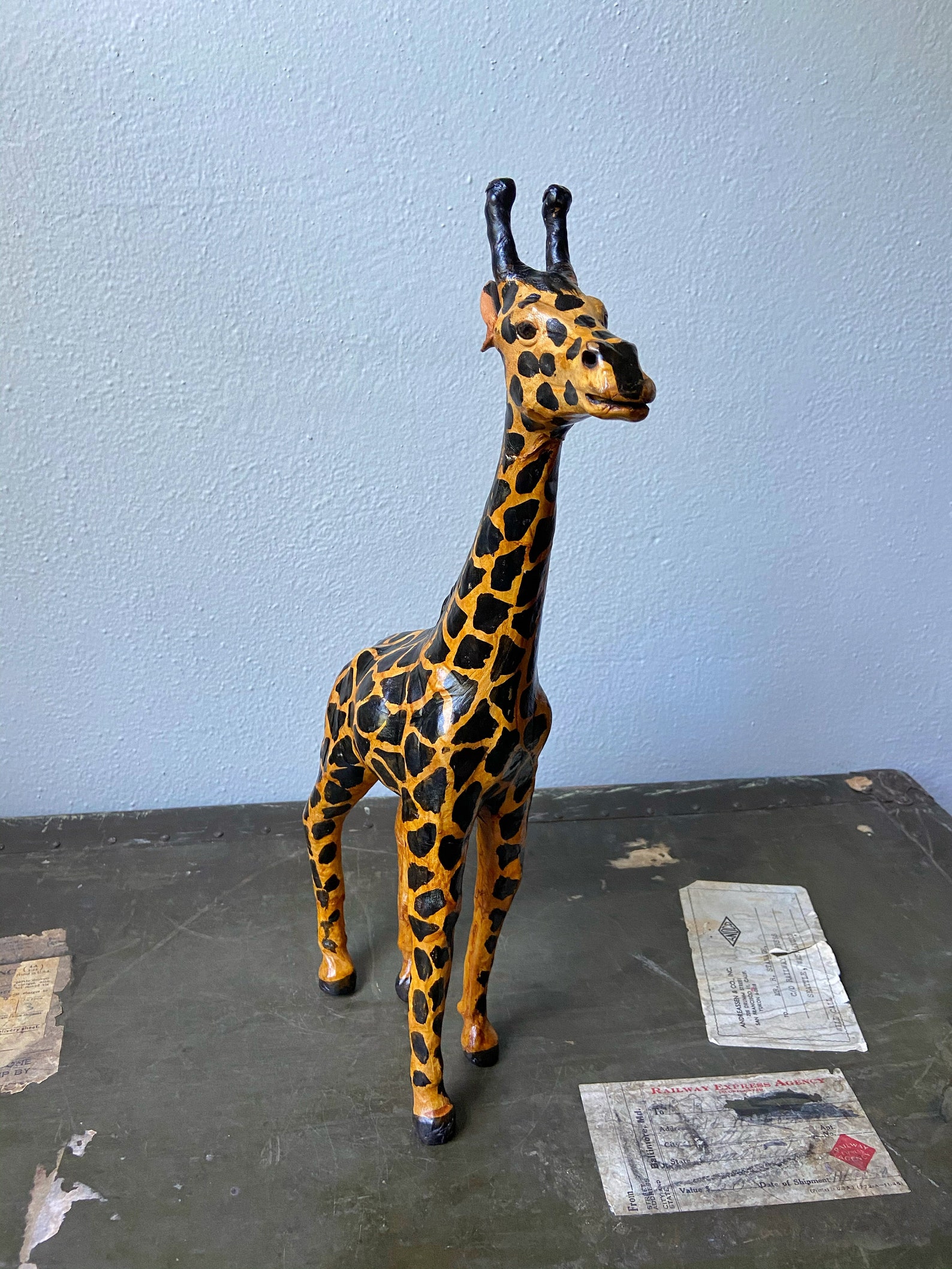 mini giraffe statue