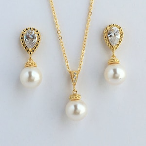 Gold Plated Pearl Jewelry Crystal Bridal Jewelry Wedding Cubic Zirconia and Gold Earrings and Necklace Austrian crystal Pearl Jewelry Set