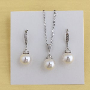 Pearl Bridal Set Wedding Cubic Zirconia Set and Pearl Earrings and Necklace Set Austrian Crystal Pearl Jewelry Set Bridesmaid Pearl Jewelry