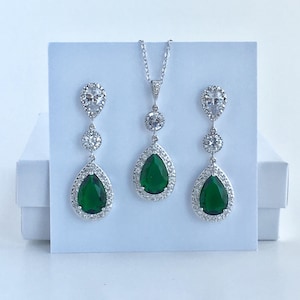 Green Crystal Bridal Jewelry Set Emerald Bridal Cubic Zirconia Set Green Wedding Teardrop Jewelry Set Green Bridesmaid Crystal Jewelry Set