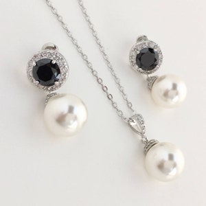 Black Pearl Bridal Halo Set Black Wedding Crystal Bridal Set Black Cubic Zirconia Pearl Set Black Bridesmaid Jewelry Set Black Pearl Set