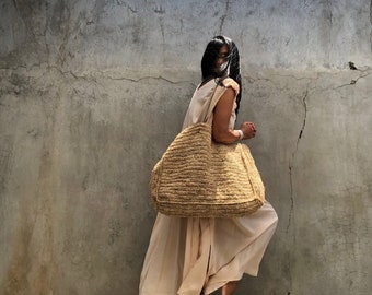 oversized straw beach bag