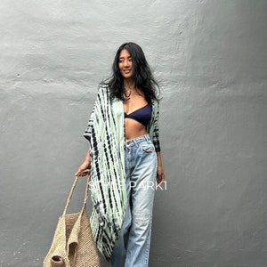 OKN138/ veste kimono tie and dye, vacances, bohème, veste ample, tenue de plage, cardigan d&#39;été