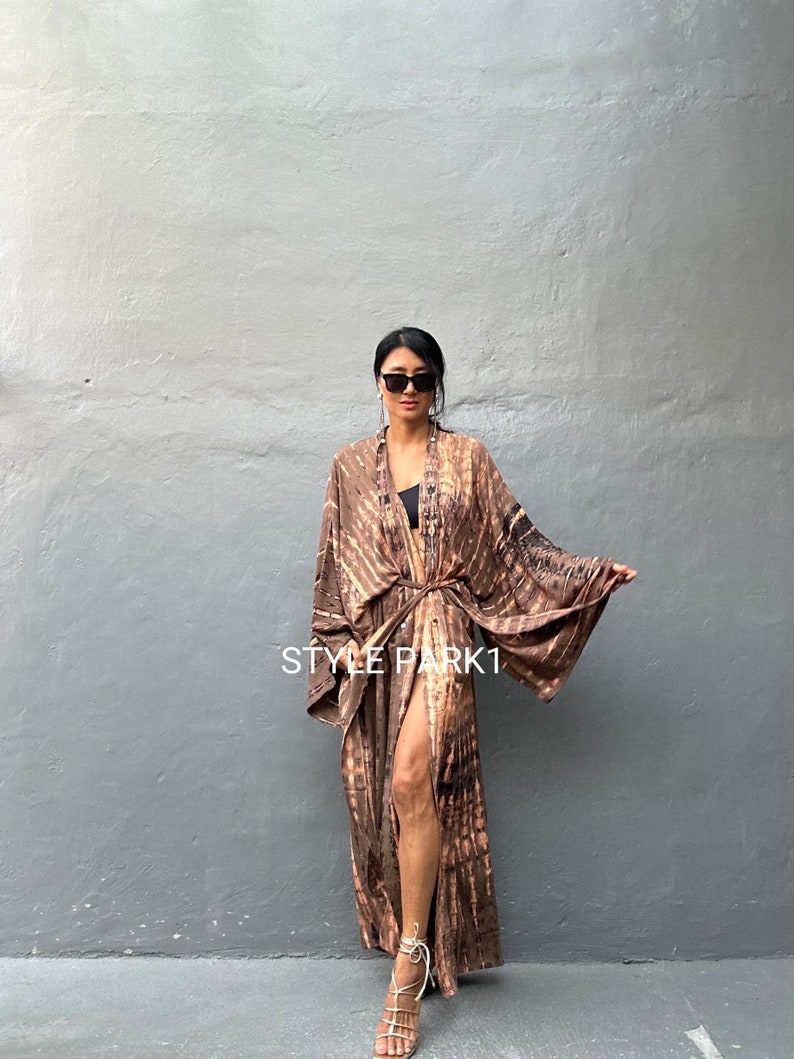 KIMONO WITH LONG OVERLAY RAISE YOUR GLASS