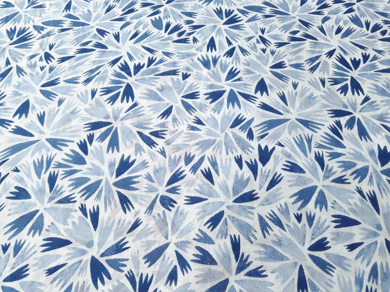 Blue Geometric Organic Cotton Batiste, Lightweight Fabric in blue and white, HELLY, semi sheer, summer fabric, blouse material, by the yard bild 1