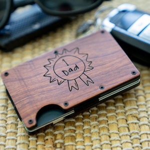 Portefeuille en bois gravé avec protection RFID personnalisé | Cadeau parfait pour la fête des pères | Cadeau garçon d'honneur | Cadeau de Noël