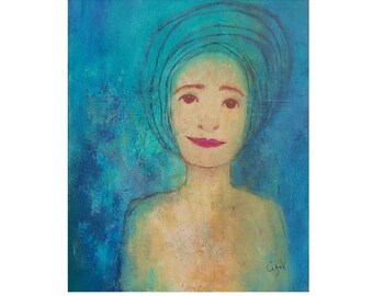 Puede incluir: Una pintura de una mujer con un turbante azul en la cabeza. La mujer tiene ojos marrones y una suave sonrisa. El fondo es un azul texturizado.