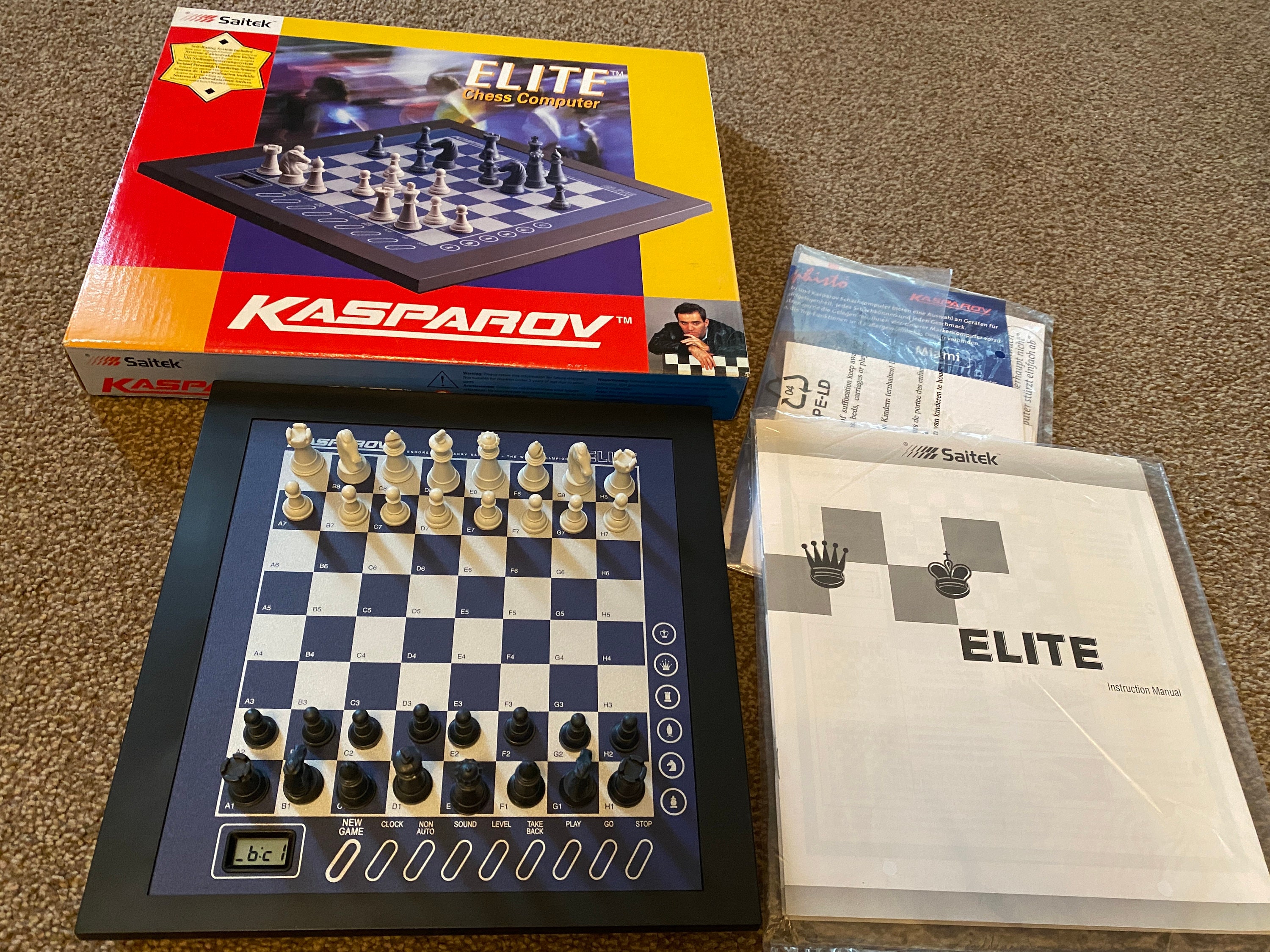 Saitek Kasparov Elite Chess Computer Electronic Chess Set -  Portugal