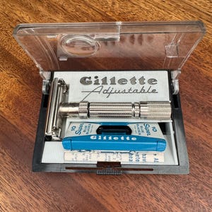 Gillette Adjustable Fatboy G1 Razor with Case, Dispenser and Original Paperwork