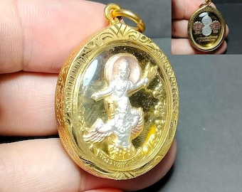 タイのお守りペンダント、ガルーダに乗ったプラ・ヴィシュヌ、幸運と