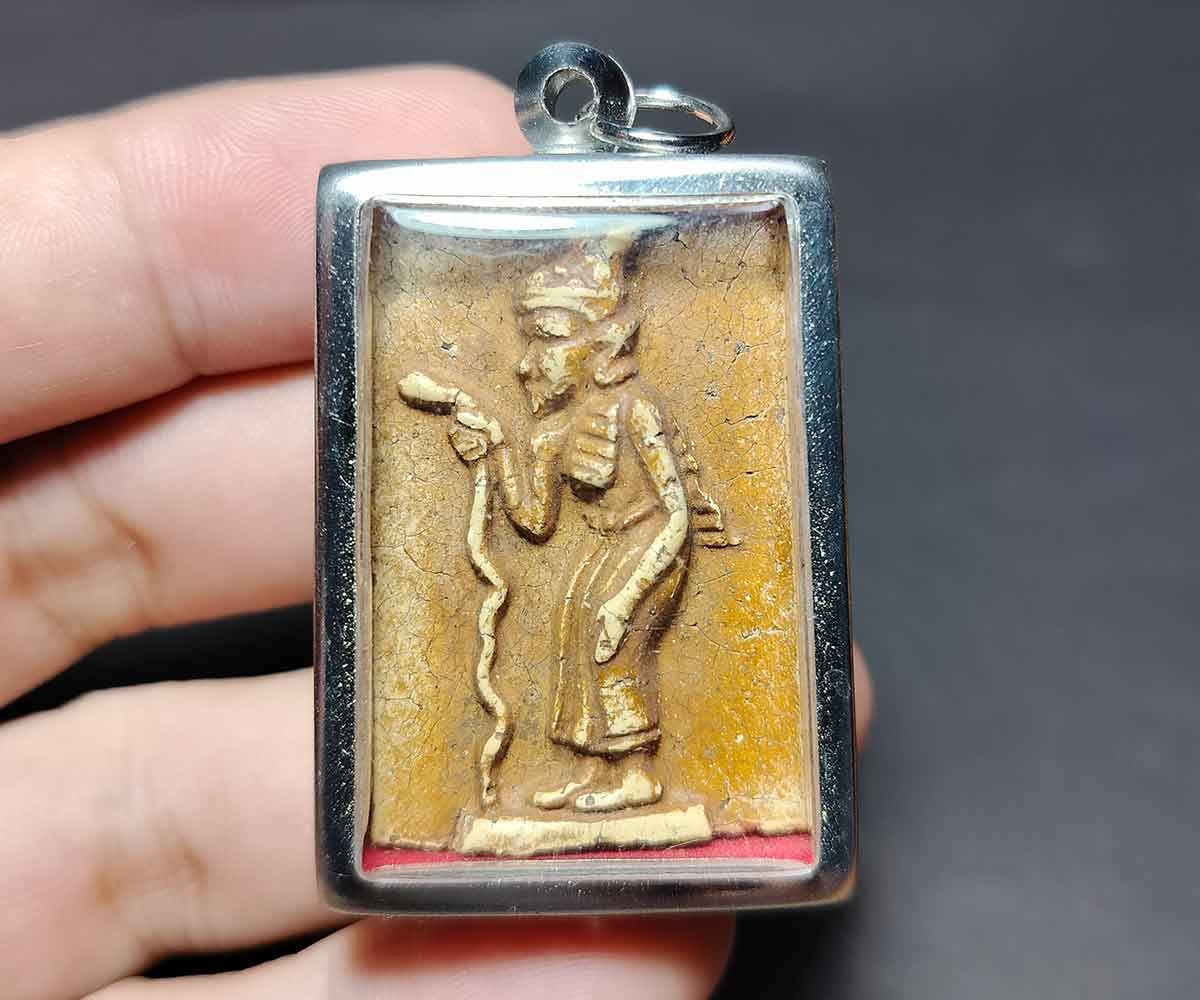 タイの隠者お守りペンダント、タイの芸術 - Etsy 日本