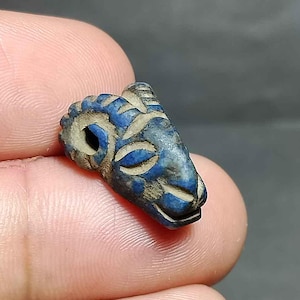 Miniaturowy, kolekcjonerski, powodzenia, koralik na głowę, znak zodiaku Koziorożec, kamień lapis lazuli, miniaturowy, koralik kozi, BC250621, amulet antyczny, darmowa wysyłka