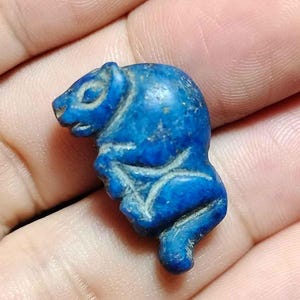 コレクターズアイテム、オールドビーズ、ローマ風、ミニチュアビーズ、ラピスラズリ、ブルーストーン、動物像ビーズ、BC250607、送料無料
