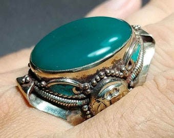 Vintage Tibet Ring, Tibetan, Green Stone, Side Goat Head, Unisex Ring, Size 10 Us, Adjust Size, RT230501, Amulet Antique, Free Shipping