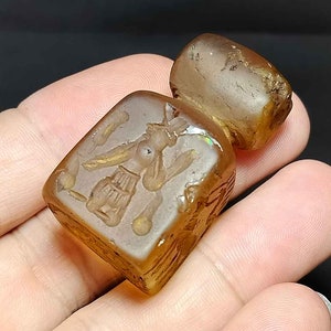Verzamelobject, zegelkraal, Egyptische stijl, uniek, oude kraal, Crystal Rock Stone, diepdruk, dier, menselijk, BC240707, antiek amulet, gratis verzending