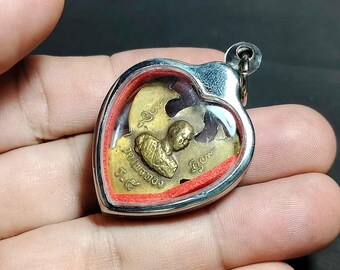 タイ　牙のお守り　ペンダント キングガルーダタイのお守りペンダント、幸運のお守り - Etsy 日本