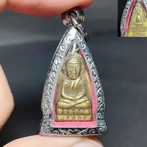Mały tajski wisiorek amulet, unikalny wisiorek, talizman, Lp Luang Pu Thuad, model Talay Sung, powodzenia, sukces, brąz, PD250606 Darmowa wysyłka