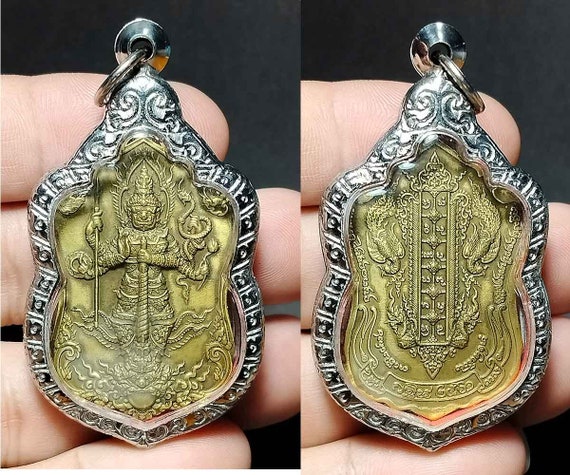 1 Pcs. Thai Amulet Pendant, Art Thai, Thao Wessuw… - image 1