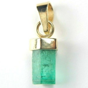 Colombian Emerald Natural Crystal Pendant 3.40 Cts 18K Gold Tubular Shape Muzo Mines