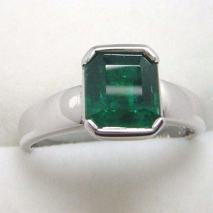 Colombian Emerald Ring 1.38 Cts Emerald Cut 18K Gold Size 7.75 US Fine Jewelry