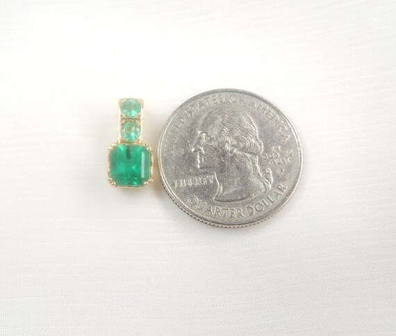 Colombian Emerald Pendant 1.30 Cts Set in 18K Gol… - image 4
