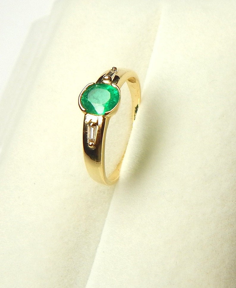Colombian Emerald & Diamond Ring .60 Cts Oval Shape 18K Gold Size 7.25 US Muzo Mines image 10