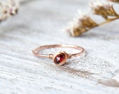Rose Gold Garnet Ring, Raw Garnet Ring, Textured Rose Gold Filled Ring, Hammered band Ring, January Birthstone Ring, Unique Jewelry Gift