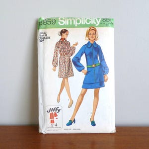 1970 Pattern - Misses&#39; Jiffy Dress or Mini Two Piece Dress - Uncut Simplicity Printed 8959 Size 12 - Vintage 1970s Sewing Pattern - 34-25-36