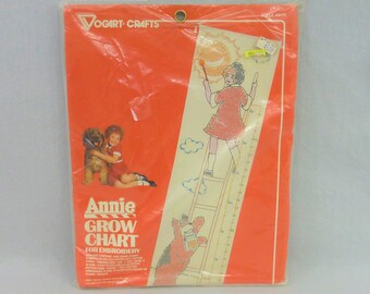 1982 Little Orphan Annie Grow Chart Kit - Sandy on Ladder - Cross Stitch Embroidery - Vogart Crafts Kit - Vintage 1980s - finished 10" x 38"