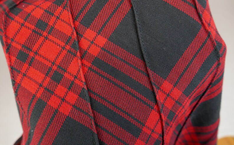 40s 50s Full Plaid Skirt 26 waist Red and Black Pintuck Detail Vintage 1940s 1950s image 4