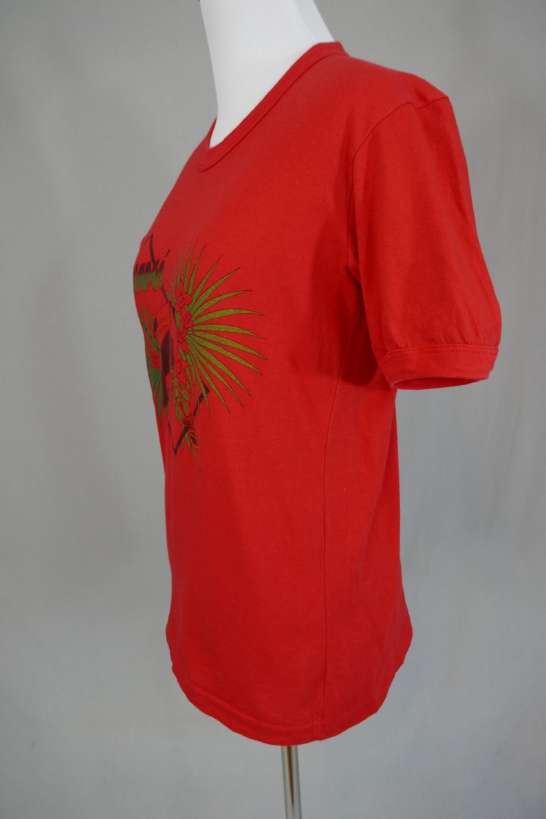 80s Graphic Tee 1985 Panama Toucan T-shirt Red Green Black Vintage 1980s Tourist Top S image 6