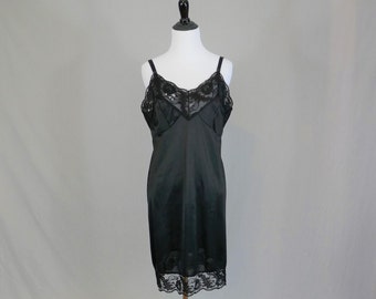 80s Black Slip - Lace Trim Full Nylon Dress Slip - Vintage 1980s - M 38