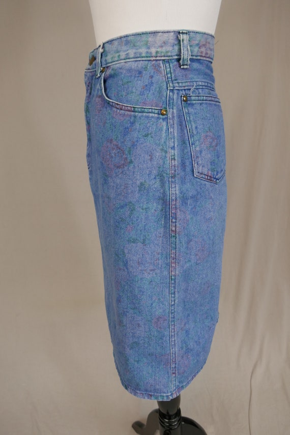 80s Faded Floral Jean Skirt - 25" waist - Blue Co… - image 4