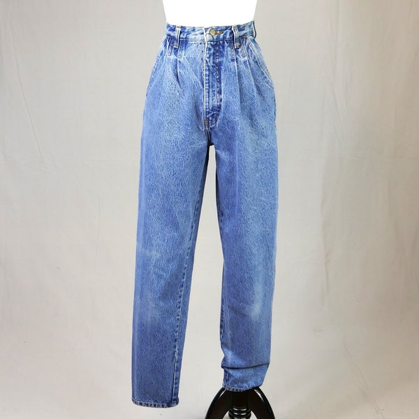 80s Pleated Jeans - 25" or snug 26" waist - Bill Blass - High Rise Waisted - Blue Cotton Denim Pants - Vintage 1980s - 31" inseam