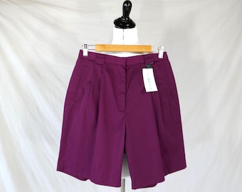 90s NWT Golf Shorts - 28" to 31" waist - Bay Berry Izod Club - Deadstock Unworn - Pleated, High Rise - Vintage 1990s - M