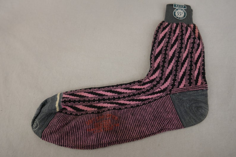 Men's Vintage Roxy Socks NOS NWT New Unworn Deadstock Pink Black and Gray Soft Spun Cotton Mid-Century Hosiery image 3