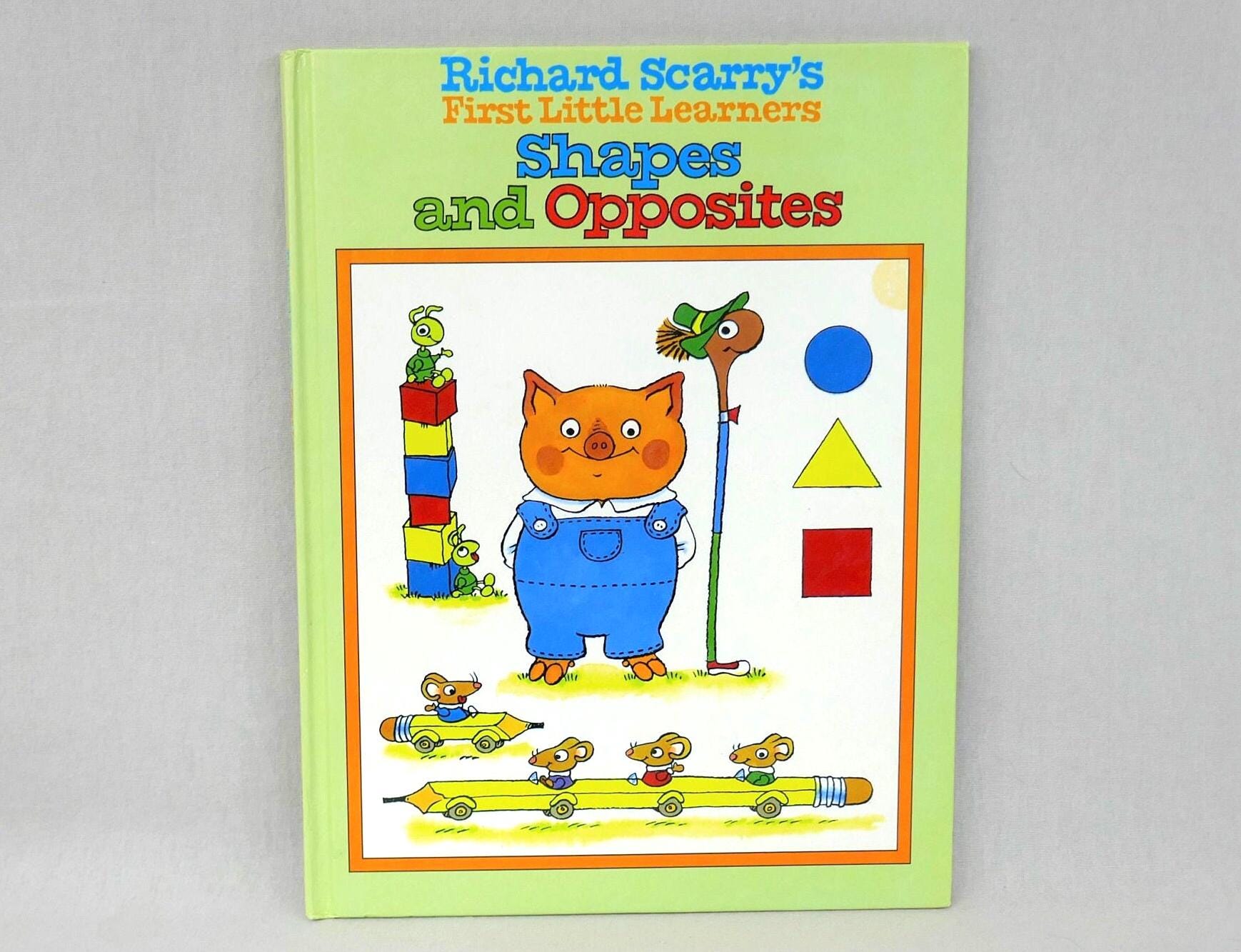 Richard Scarry's EARLY WORDS リチャード・スカーリー Richard Scarry's Early Words Sticker Book (Richard Scarry's