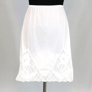 60s Pale Pink Half Slip - Flower Appliques and Lace Trim - Nylon Skirt Slip - Vintage 1960s - S