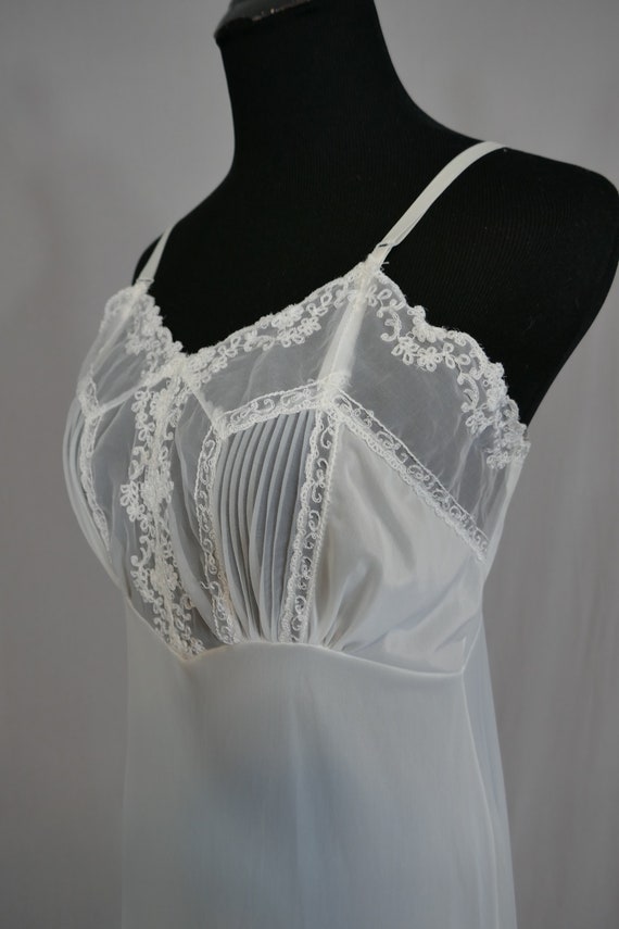 40s 50s Off-White Dress Slip - Lace Trim and Plea… - image 4