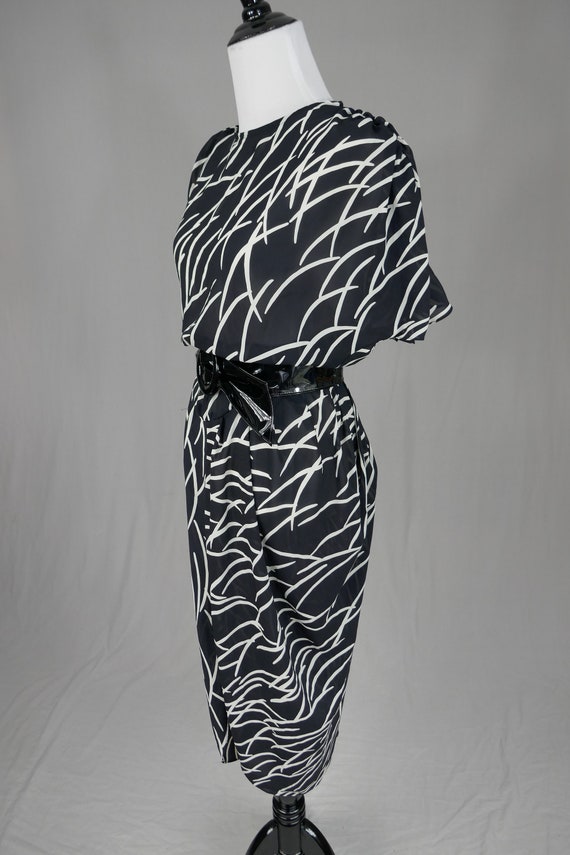 80s Curvy Black and White Semi-Sheer Dress - Curv… - image 4