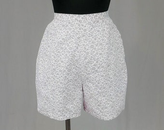 60s Print Shorts - 24" waist - White w/ Dark Purpley Brown Flowers - High Rise Waisted - Vintage 1960s - XS