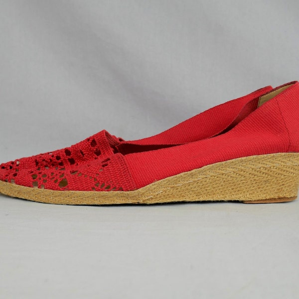 70s Evan-Picone Red Shoes - Rope Wedge Heels - Canvas Uppers w/ Lace Look Toes - made in Spain - Vintage 1970s - 8 N Narrow