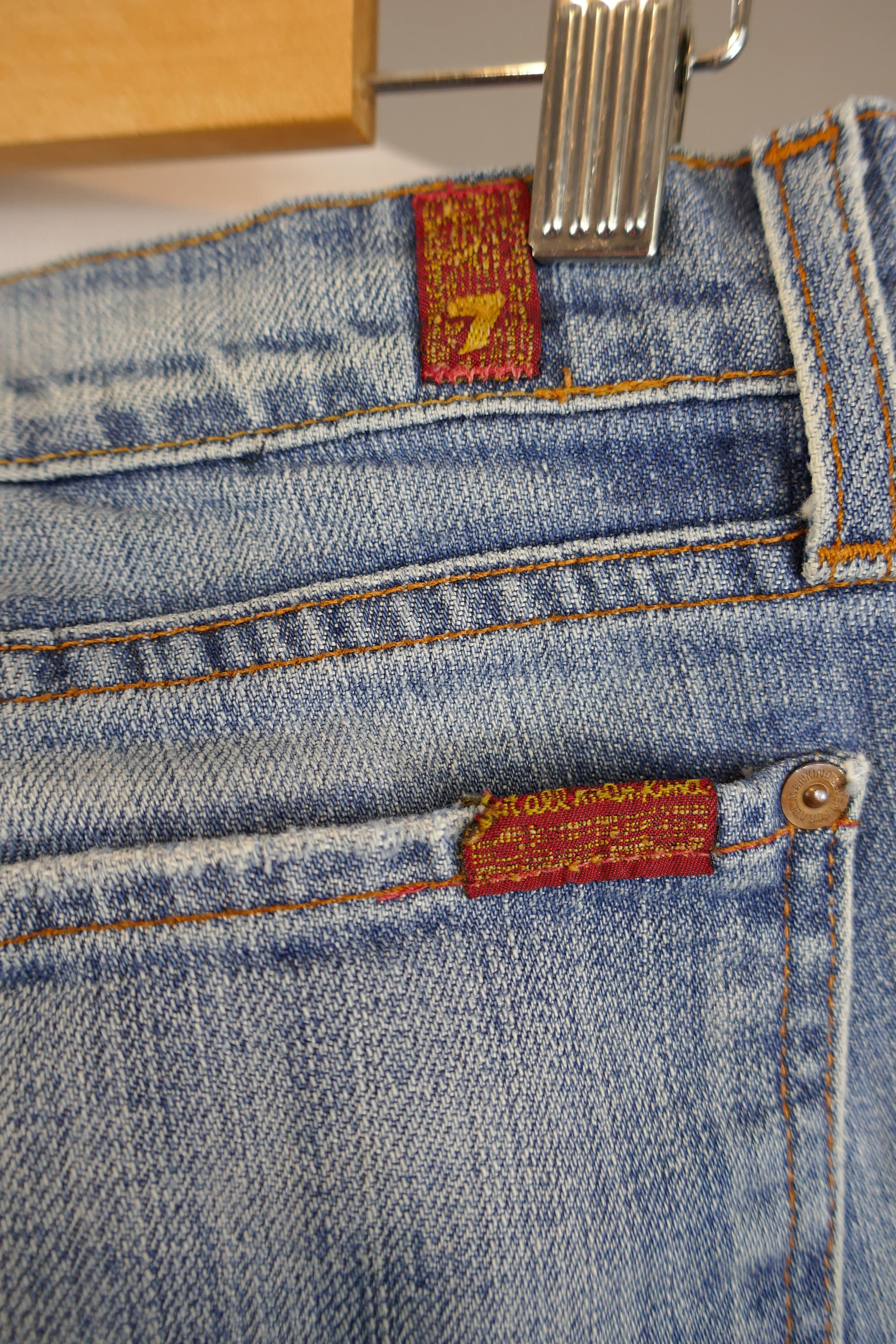 Seven For All Mankind Jeans Logo